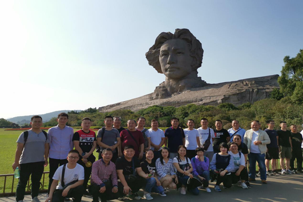 建投管線與戶外聯(lián)合黨支部重溫紅色記憶 、牢記使命初心