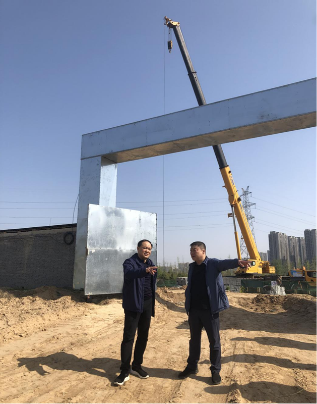 鄭州市建設投資集團有限公司黨委委員、副總經理張巖到侯寨新鎮(zhèn)區(qū)安置區(qū)調研項目建設工作